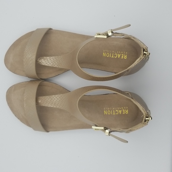 NWOT Kenneth Cole Reaction Great Gal T-Strap Wedge Sandals, Soft Gold, Size 8.5 - Picture 10 of 16